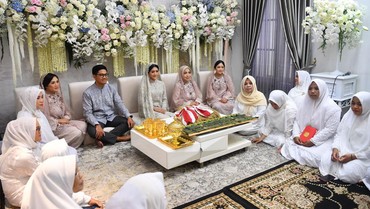 img-title Suvenir yang Diberikan pada Tamu Semaan Al-Quran di Rumah Erina Gudono