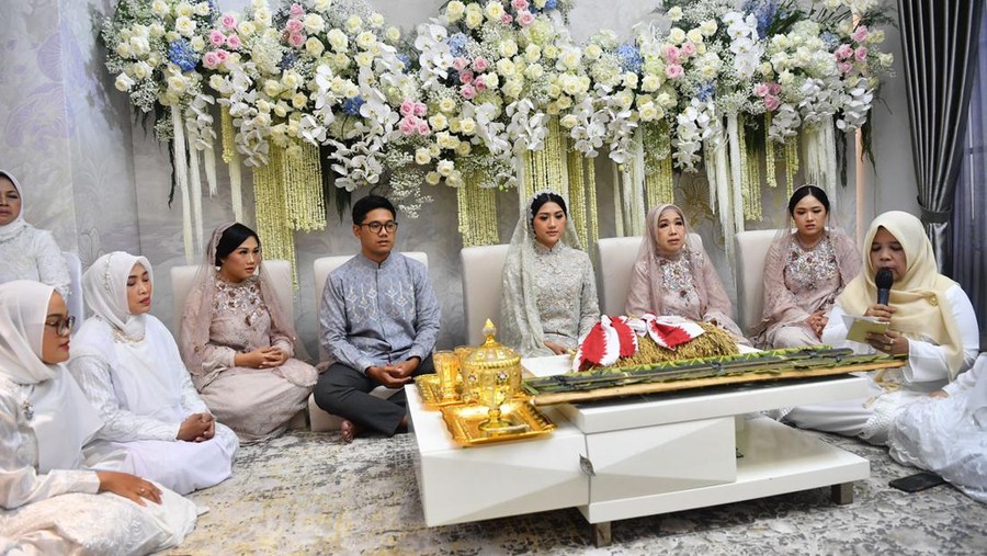 Momen Pengajian dan Semaan Al-Quran Erina Gudono Jelang Pernikahan Momen Pengajian dan Semaan Al-Quran Erina Gudono Jelang Pernikahan