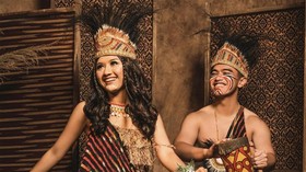 img-title 6 Busana Adat yang Muncul dalam Potret Pre-Wedding Kaesang-Erina