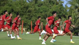FOTO: STY Genjot Fisik Pemain di TC Timnas Indonesia di Bali