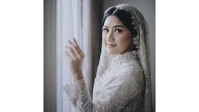 'Langkahi' Dua Kakak, Erina Gundono Beri Persembahan Kain Batik