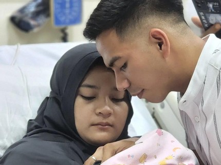Cerita Ridho DA Temani Istri Melahirkan, Jadi Saksi saat Kepala Bayinya Keluar