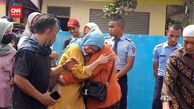 img-title VIDEO: Lord Rangga, Petinggi Sunda Empire Dimakamkan di Brebes