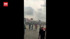 VIDEO: Momen Panas Kericuhan Relokasi Pedagang Pasar Rengasdengklok