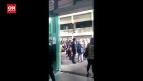 VIDEO: Momen Karyawan di Jakarta Berhamburan setelah Gempa 5,8 M