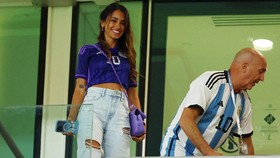Antonela Tiru Messi: Apa Kamu Lihat-lihat, Bodoh