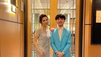 <p>Selain itu, ada juga yang menyebut Denzel lebih ganteng dari Andy Lau, nih. <em>"Wahh mirip ya ceceh... Gantengan anaknya lah... kalau idolanya kan udah keriput sekarang,"</em> tulis akun @ogie****. Bagaimana menurut Bunda? (Foto: Instagram @feliciatissue)<br /><br /><br /></p>