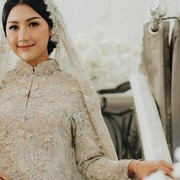 Gaya Elegan Erina Gudono di Acara Pengajian Jelang Pernikahan