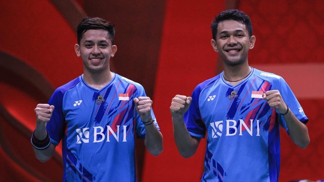 Fajar Alfian bersama Muhammad Rian Ardianto sukses jadi ganda putra nomor satu dunia di akhir 2022. Berikut wawancara eksklusif CNNIndonesia.com dengan Fajar.