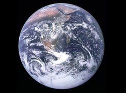 Foto Bukti Bumi Bulat Blue Marble Sudah Berumur 50 Tahun