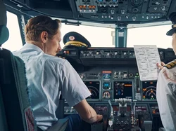 Gaji Pilot Pesawat Pribadi Memang Besar, tapi Ada Enggak Enaknya