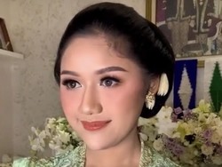Dahului 2 Kakak Menikah, Erina Gudono Jalani Tradisi Langkahan