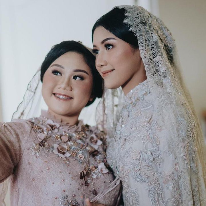<p>Kita doakan semoga seluruh acara hingga hari perniahan Kaesang Pangarep dan Erina Gudono berjalan dengan lancar ya, Bunda. (Foto: Instagram @erinagudono)</p>