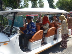 Tamu Upacara Adat Kaesang-Erina Dijemput Mobil Listrik Tak Biasa