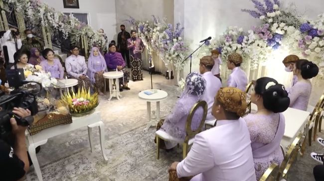 Sejumlah menteri Kabinet Indonesia Maju menghadiri acara midodareni putra Presiden Jokowi, Kaesang Pangarep.