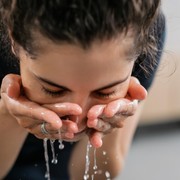 3 Kesalahan Mencuci Muka yang Masih Sering Dilakukan