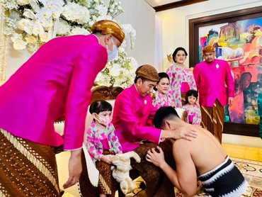 img-title 9 Momen Sungkeman & Siraman Kaesang, Jokowi-Iriana Menangis Haru