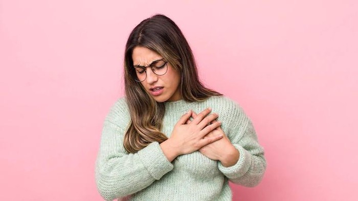 Jantung Berdebar Bukan Hanya karena Jatuh Cinta, Ini Deretan Penyebabnya yang Perlu Kamu Tahu!