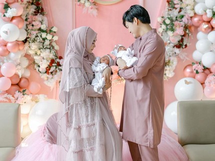 7 Potret Aqiqah Mewah Anak Artis, Bertabur Bunga Putih hingga Tema Bawah Laut