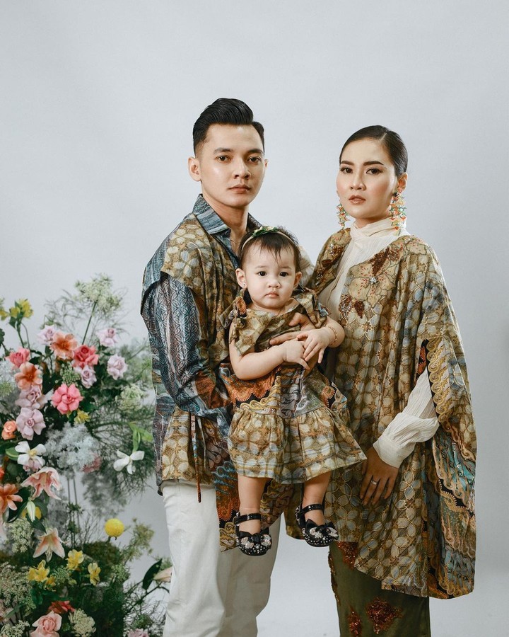Potret Fashionable Gendhis Anak Nella Kharisma