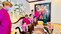 <p>Selain Kaesang, sosok para keponakannya pun turut menarik perhatian, Bunda. Salah satunya yang menggemaskan adalah La Lembah Manah. (Foto: Laily Rachev/Tim Media Pernikahan Kaesang-Erina)</p>