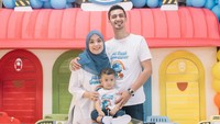 <p>Ali Razi Bawazier, anak Vebby Palwinta, mengambil tema kartun Tayo untuk hari ulang tahunnya. Dekorasinya pun sangat menggemaskan, lho. (Foto: Instagram: @vebbypalwinta)</p>