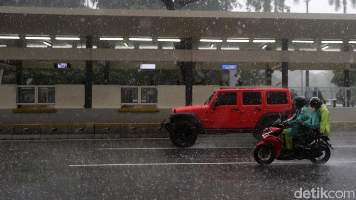 Potensi Badai Dahsyat Besok 28 Desember, Jabodetabek Diperkirakan Banjir Besar