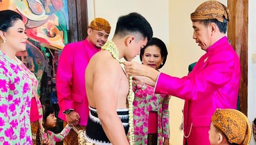 img-title Siraman Kaesang Lancar, Jokowi: Mohon Doa Restu Prosesi Selanjutnya Lancar