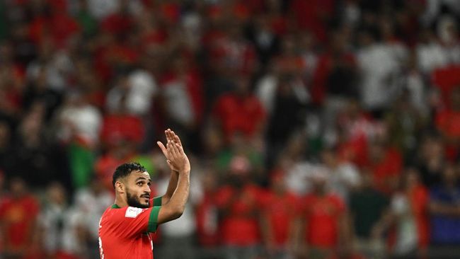 Pemain Maroko Minta Maaf Hanya Sebut Arab dan Muslim Usai Menang Gelandang Maroko Sofiane Boufal meminta maaf karena lupa menyebut Afrika dalam ucapan perayaan kemenangan usai lolos ke perempat final Piala Dunia 2022.
