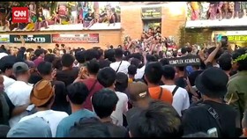 VIDEO: Tradisi Perang Topat Digelar Lagi Setelah Absen 2 Tahun
