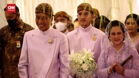 VIDEO: Momen Jokowi Antar Kaesang Jalani Prosesi Midodareni
