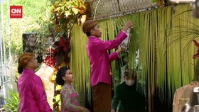 VIDEO: Jelang Kaesang Siraman, Jokowi dan Iriana Pasang Bleketepe