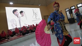 FOTO: Kemeriahan Pentas Seni Warga Sambut Pernikahan Kaesang-Erina