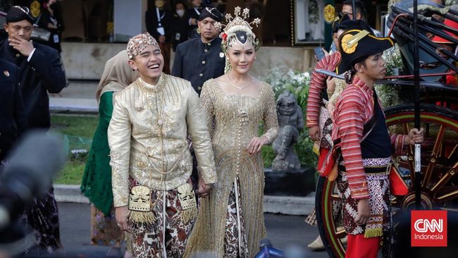 Usai memberikan banyak meme kocak sebelum nikah, Kaesang Pangarep kini banyak membahas soal keramas usai jadi suami Erina.
