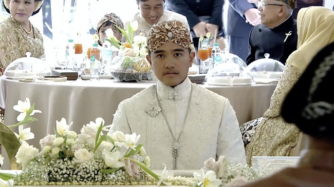 Pengamat politik menilai selama ini partai politik yang ingin menggoyang dominasi PKS di Depok terkendala dengan tokoh yang tidak terlalu menjual.