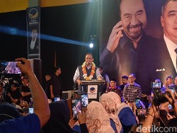 Jelang Pilpres 2024, Anies Baswedan Ajak Relawan di Makassar Pasang Badan