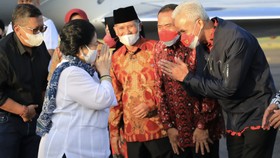 Ganjar Sambut Kedatangan Mega Jelang Acara Kaesang di Solo