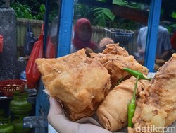 42 Tahun Jual Gorengan, Kini Penjual Gorengan Ini Beromzet Rp 4 Juta Sehari