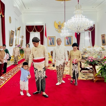 Gaya Beda Panembahan Anak Kahiyang & Bobby di Momen Tasyakuran Kaesang-Erina