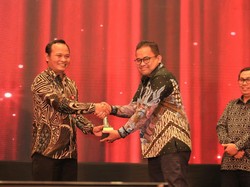Kemensos Raih Penghargaan Pengelolaan Media Massa Terbaik 2022