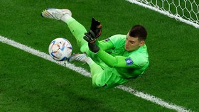 Kroasia Hentikan Langkah Brasil: Terima Kasih Livakovic!