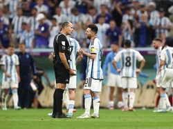 Messi Vs Wasit Vs Van Gaal Vs Kiper Belanda