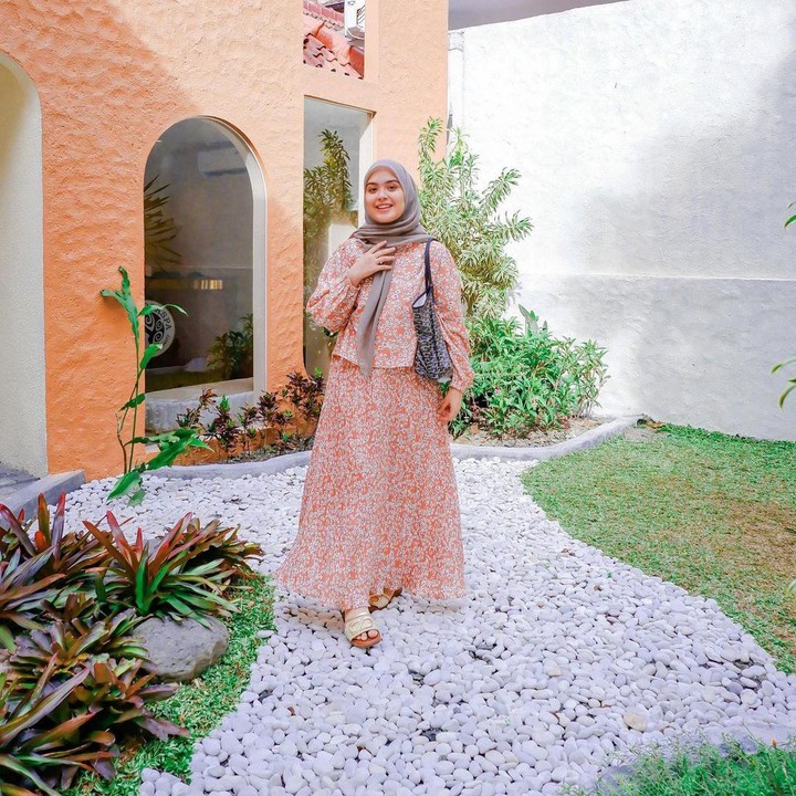 <p>"Alhamdulillah Ali mau jadi abang. Aku dan Abba udah lama banget pengen share kebahagiaan ini… masyaAllah tabarakallah Ali bakal punya adik. Mohon do’anya ya temen-temen onlinekuuuuh," tulisnya. (Foto :Instagram:@vebbypalwinta )</p>