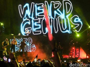 img-title Lirik Lagu Catalyst - Weird Genius (ft. Pepita)