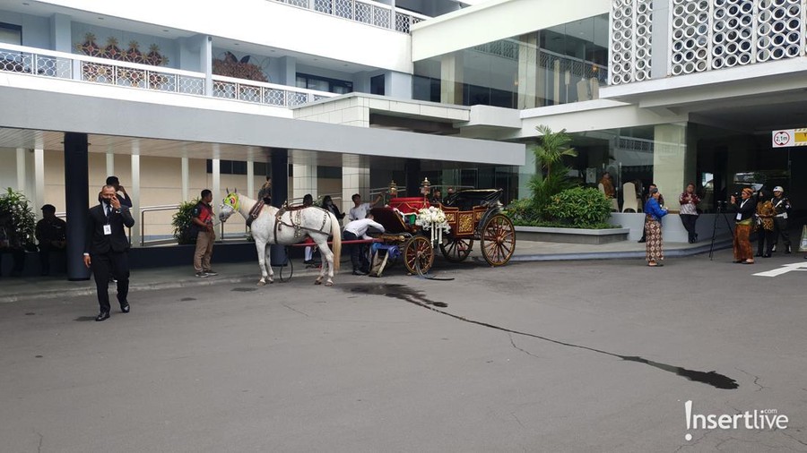 Pengamanan ketat di Akad Nikah Kaesang dan Erina Gudono Pengamanan ketat di Akad Nikah Kaesang dan Erina Gudono