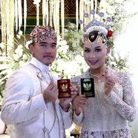 11 Potret Akad Nikah Kaesang-Erina, Serba Putih Berbalut Tradisi Jawa ...