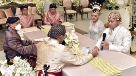 FOTO: Momen-momen Akad Nikah Kaesang Pangarep dan Erina Gudono