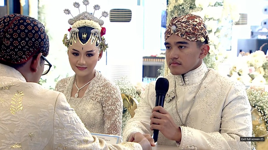 Putra Presiden Jokowi, Kaesang Pangarep menikah dengan Erina Gudono. Begini ekspresi Kaesang saat menjalani proses ijab kabul. (YouTube Presiden Joko Widodo)