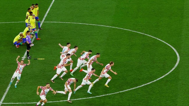 Tak ada lagi tarian perayaan gol Brasil setelah tangisan pada ujung laga perempat final Piala Dunia 2022 karena kalah adu penalti dari Koasia.
