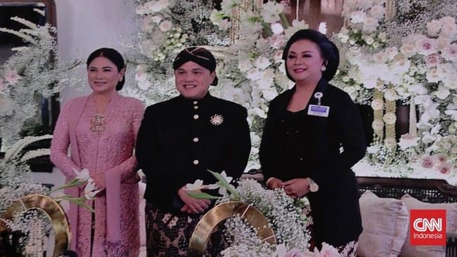 Kapolri Listyo Sigit dan Erick Thohir mengecek pengamanan final pernikahan Kaesang Pangarep dan Erina hari ini, Sabtu (10/12). 